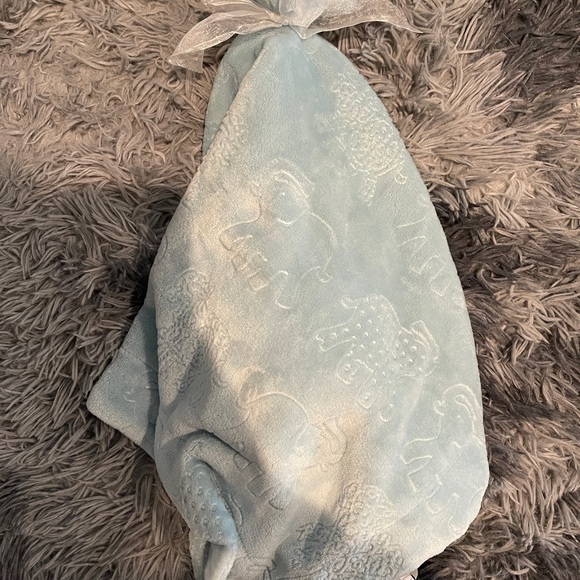 Baby blankets; Noomie w/ French bulldogs, blue w/ elephants, white w/ lion. - Picture 4 of 7